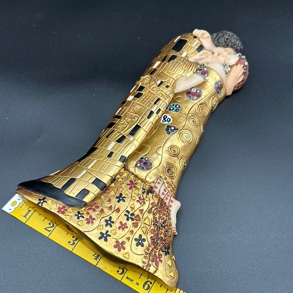 Gold Gustav Klimt Inspired Decorative Sculpture “The Kiss” Iconic Masterpiece - Picture 7 of 12